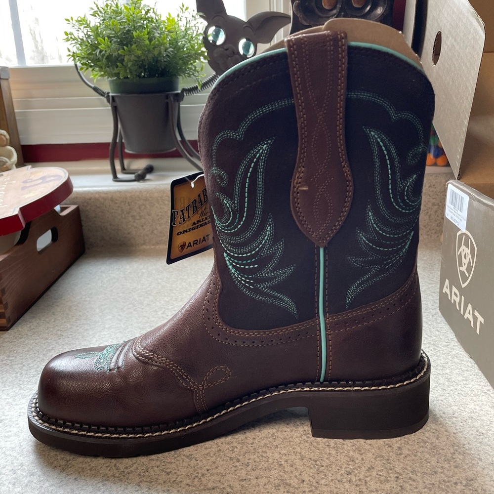 Women’s Ariat “Fatbaby Heritage” Leather Boots NWT with box. Never worn.
